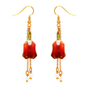 Original new Chinese style earrings, intangible cultural heritage velvet flower finished earrings, red high-end feeling cheongsam accessories, ancient style and classical temperament