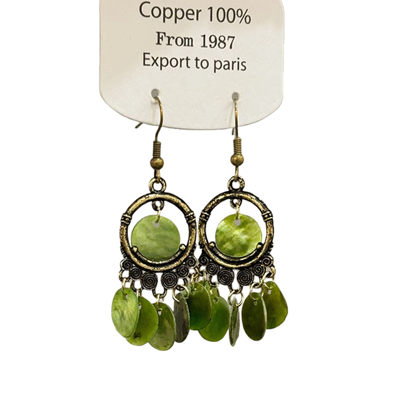 Retro green round shell tassel earrings with fashionable, fresh and personalized design temperament, ethnic style and exquisite earrings