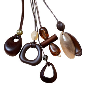 Wax rope irregular oval pendant necklace, new Chinese retro versatile collarbone chain, niche high-end accessory for women